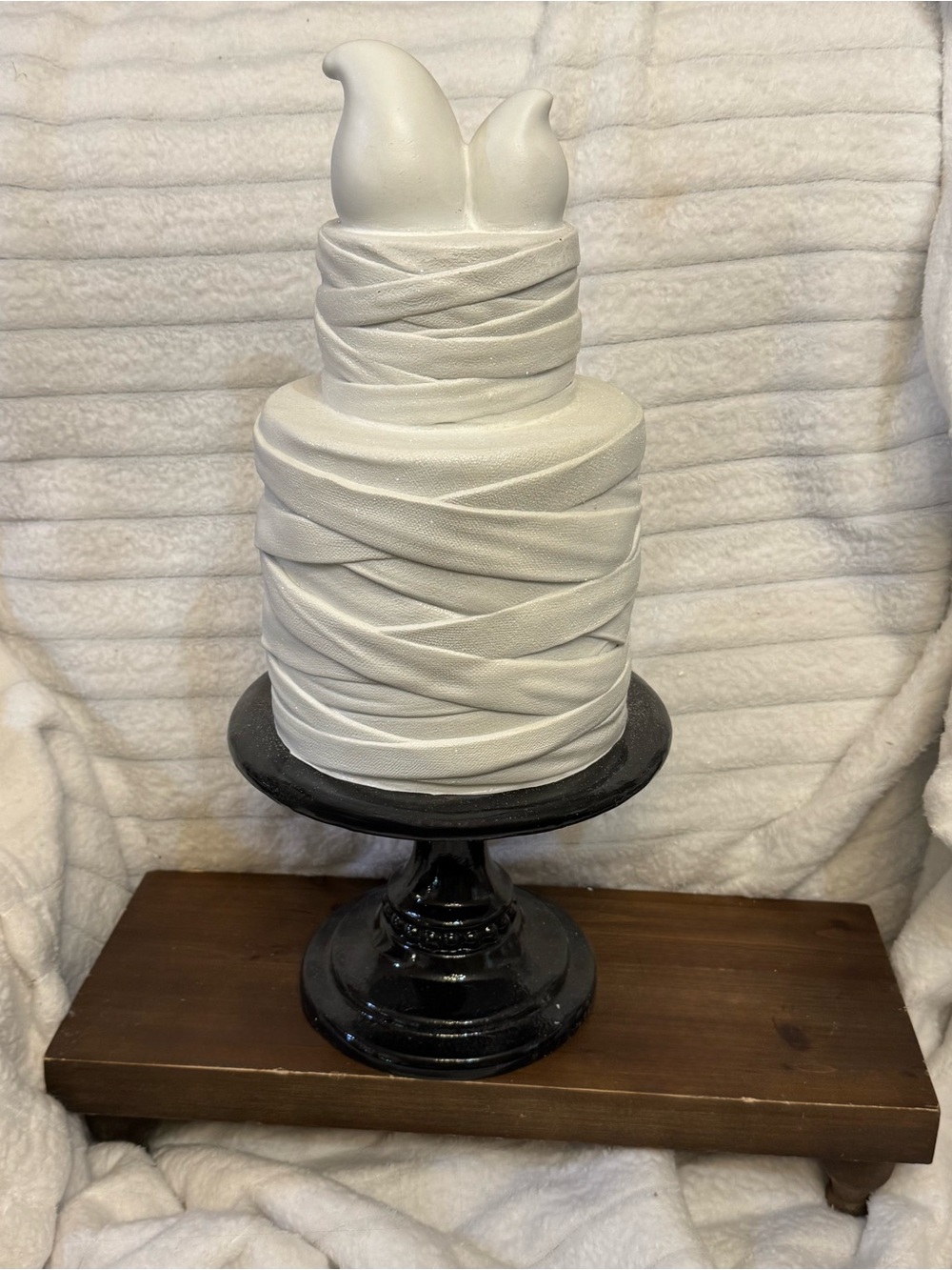 Halloween Mummy Cake Decor - White with Orange Pumpkin & Green Eyes - Picture 4 of 4